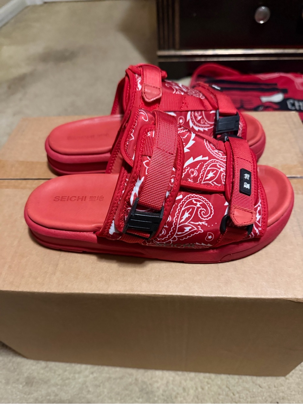 SEICHI Men's Red/White Paisley Suede Slide Sandals Buckle Straps